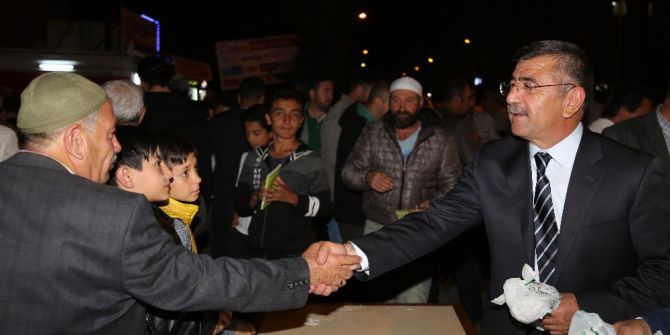 Niğde Belediyesi 20 Bin Adet Kandil Simidi Dağıttı