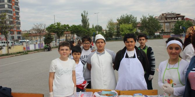 Refika Küçükçalık Ortaokulu’nda ‘Tübitak Bilim Fuarı’ Açıldı