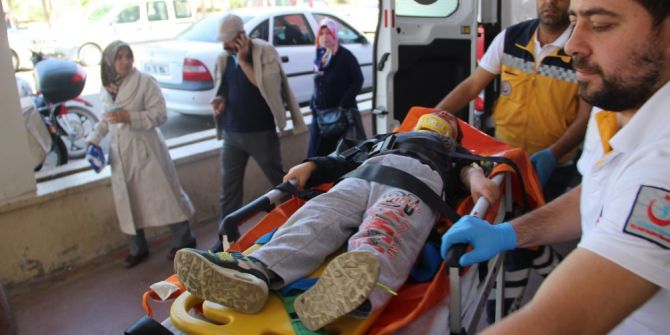 Otomobil Şarampole Uçtu: 1’i Ağır 2 Yaralı