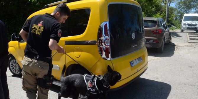 Polis Okul Çevrelerinde Alarma Geçti