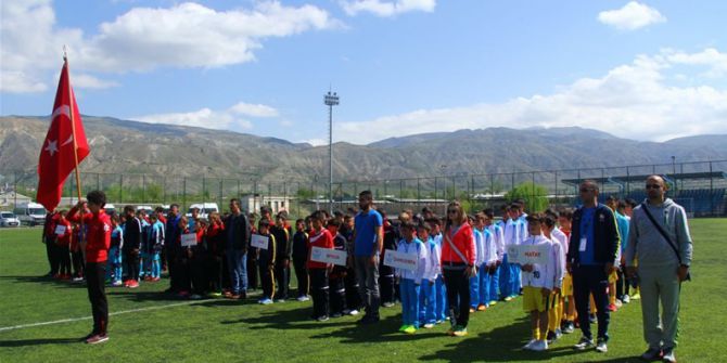 Okul Sporları Futbol Yarı Final Müsabakaları Başladı