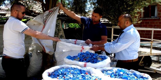 Engelliler İçin 300 Kilogram Mavi Kapak Topladı