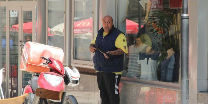 Şehrin Göbeğinde Pompalı Tüfekle İntihar Etmek İstedi