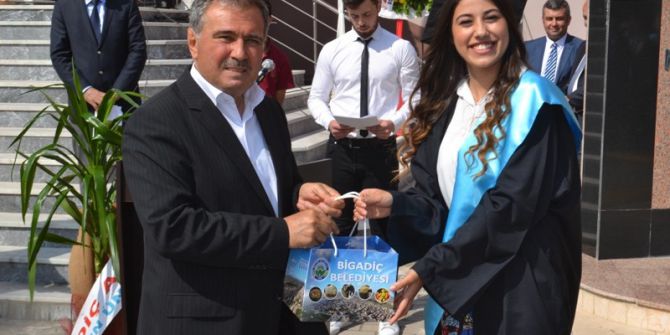 Bigadiç Myo’da Mezuniyet Sevinci