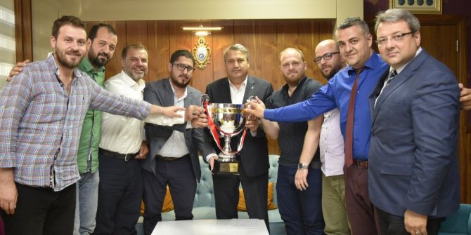 Kupa Sevincini Başkan Çerçi’yle Paylaştılar