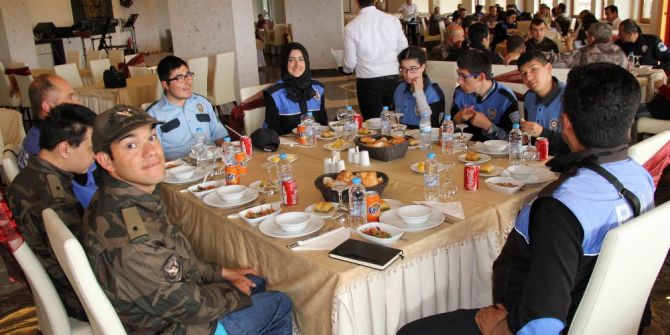 Kayseri İl Emniyet Müdürlüğü Engelli Öğrencileri Unutmadı