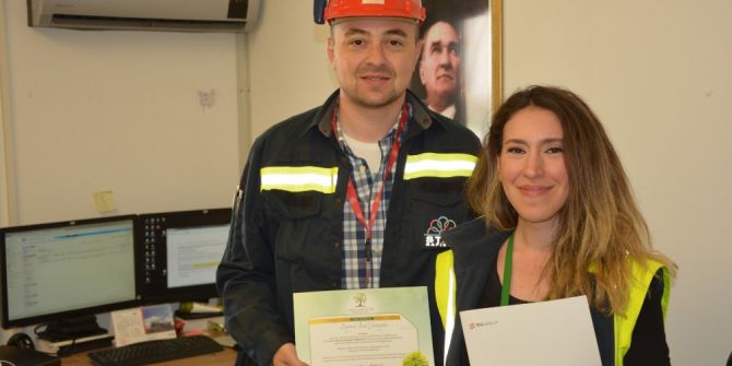 Kitap Kampanyasına Destek Olan Gönüllüler Ağaç Dikti