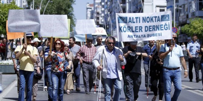 Engellilerden Trafikte Farkındalık Yürüyüşü