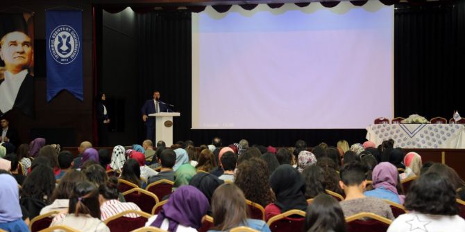 Esenyurt’ta Üniversiteliler Çocuk İhmal Ve İstismarına Değindi