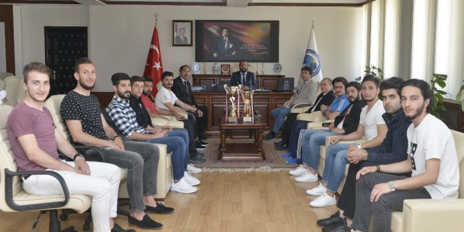 Rektör Akgül’den Şampiyon Takıma Tebrik