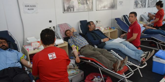 Siverek’te Vatandaşlar Kan Bağışına Yoğun İlgi Gösterdi