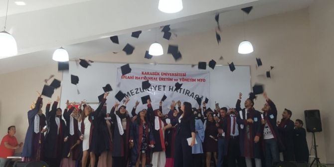 Eflani Myo İlk Mezunlarını Verdi