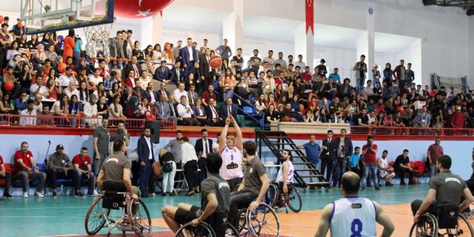 "Potada Engel Yok’ Temalı Gösteri Maçı İlgiyle İzlendi