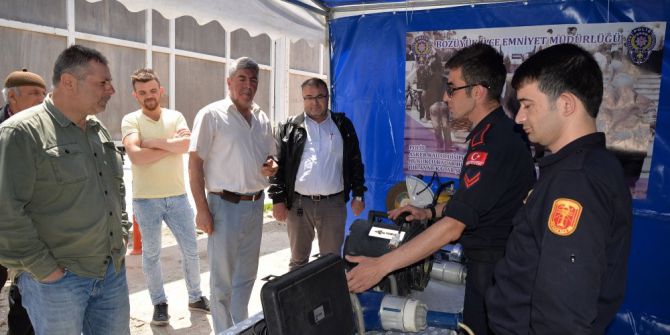 Bozüyük’te Trafik Haftası Bilgilendirme Ve Farkındalık Standı