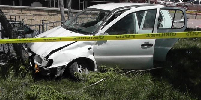 Polisten Kaçarken Kaza Yaptılar