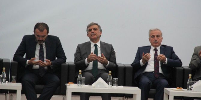 11. Cumhurbaşkanı Gül Taziyeleri Kabul Ediyor