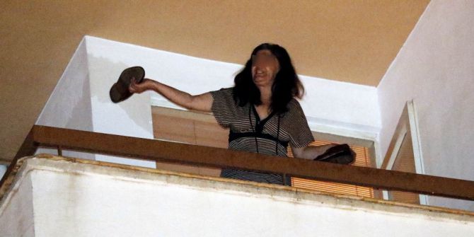 Cinnet Getiren Kadın Caddeyi Savaş Alanına Çevirdi