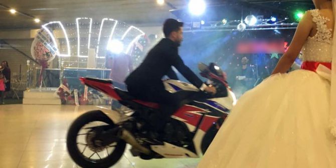Damat Düğün Salonuna Tutkunu Olduğu Motosikletle Girdi