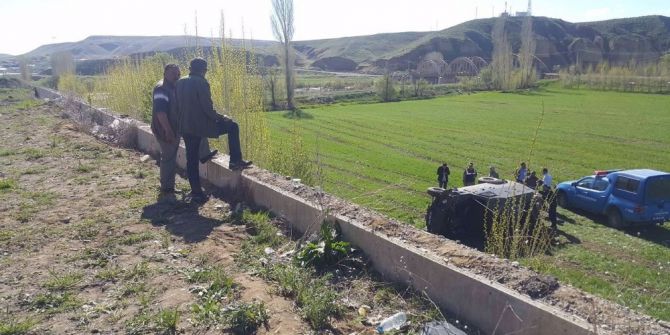 Horasan’da Askeri Zırhlı Araç Kaza Yaptı: 3 Asker Yaralı