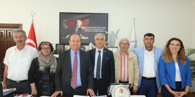 Chp İl Başkanı İnci’den Başkan Özakcan’a Teşekkür Plaketi