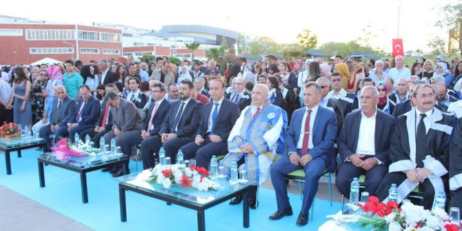 Adıyaman Üniversitesinde Mezuniyet Coşkusu