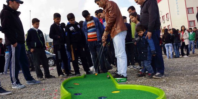 Mobil Gençlik Merkezleri Yollara Düşüyor