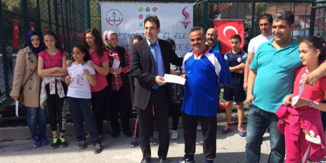 Bozüyük’te Öğrenci Veli El Ele Spor Etkinliği Düzenlendi