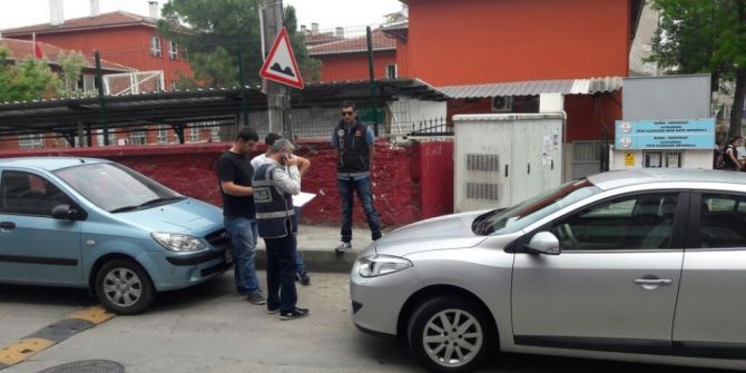 Bursa Polisi Okul Çevresindeki Şüpheli Şahıslara Göz Açtırmıyor