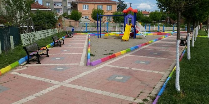 Pazaryeri’nde Çocuk Parkları Rengarenk Oluyor