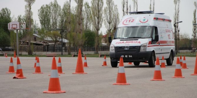 Van’da ‘Ambulans Sürüş Teknikleri’ Eğitimi