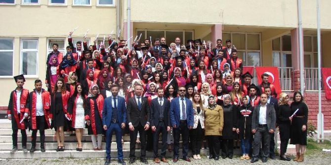 Çatalzeytin Meslek Yüksekokulunda Mezuniyet Töreni Yapıldı