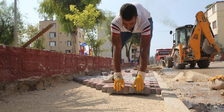 Toroslar’da Sokaklar, Kilit Parke Kaldırım İle Yenileniyor