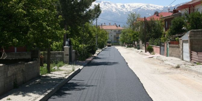 Asfalt Ve Kaldırım Yenileme Çalışmaları Devam Ediyor