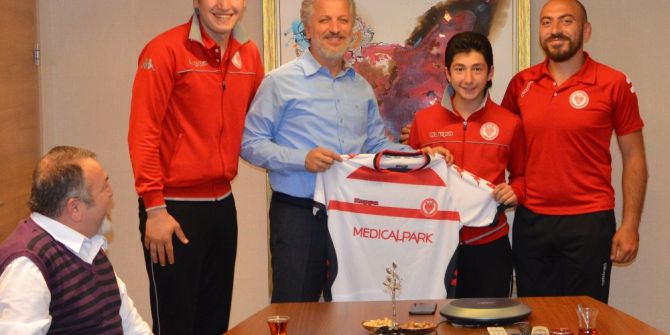 Özcan: "Sporcularımız Gururumuz"