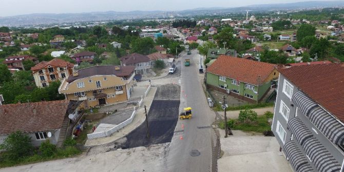 Kullar Yakacık Caddesi’ne Aşınma Asfaltı Atılacak