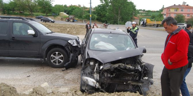 Tekirdağ’da Zincirleme Kaza: 3 Yaralı