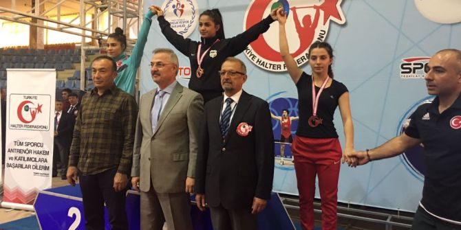 Nazilli Belediyespor Halterde Şov Yaptı