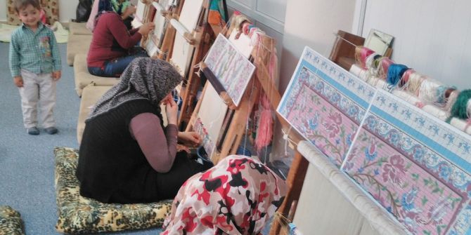 Bursa İpeği İlmek İlmek Halı Oluyor