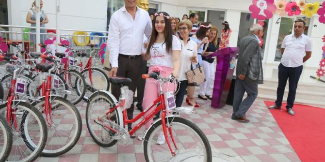 Miniklerden Anneler Günü Sürprizi