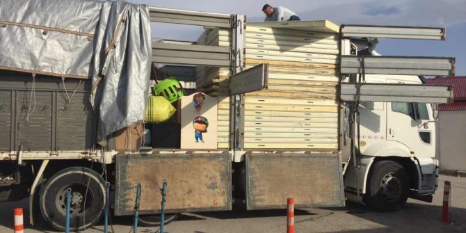 Van’da 63 Bin 600 Paket Kaçak Sigara Ele Geçirildi