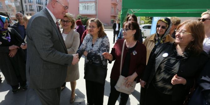 Kadınların El Emeği Göz Nuru Ürünleri Sergileniyor