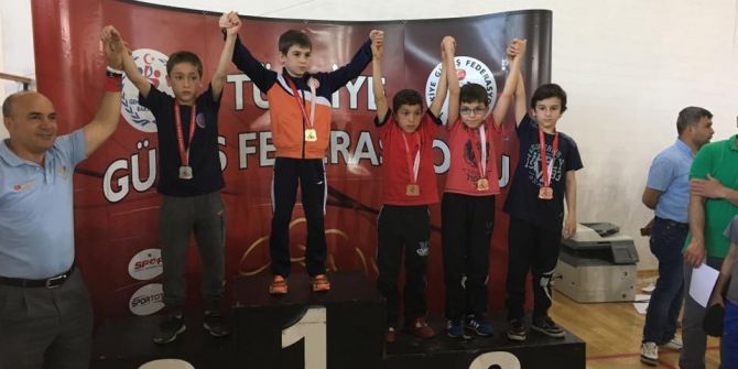 Umurbey’li Güreşçilerden Büyük Başarı