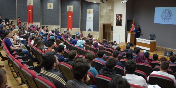 Sü’de "Selçuklu Ve Erken Osmanlı Döneminde Vefaiyye Tarikatı" Konuşuldu