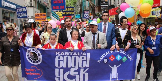 Suzan Kardeş Engelliler İçin Konser Verdi