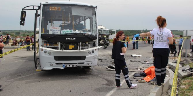 Tekirdağ’da Minibüs İle Kamyon Çarpıştı: 2 Ölü 17 Yaralı