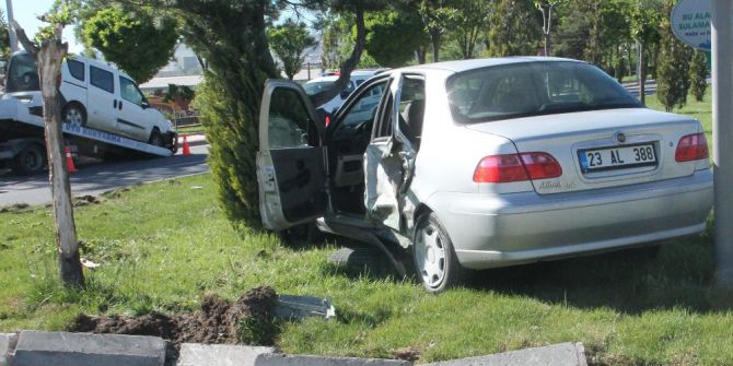 Elazığ’da Trafik Kazası: 3 Yaralı