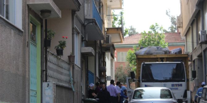 Evden 4 Kamyon Çöp Çıktı