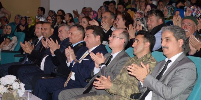 Halime Hatun Anaokulu’ndan Duygulandıran Anneler Günü Programı