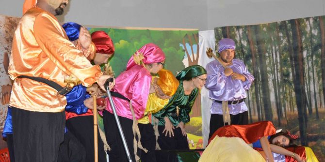 Engellilerin Sorunlarına Tiyatroyla Dikkat Çektiler