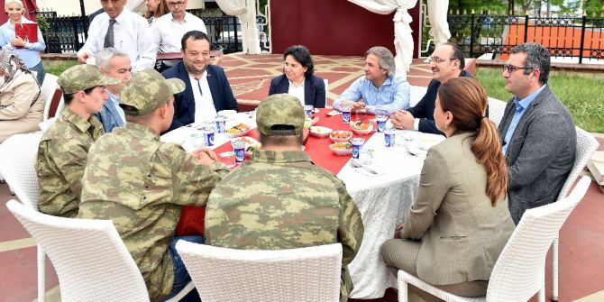 Engelli Gençlerin Askerlik Sevinci